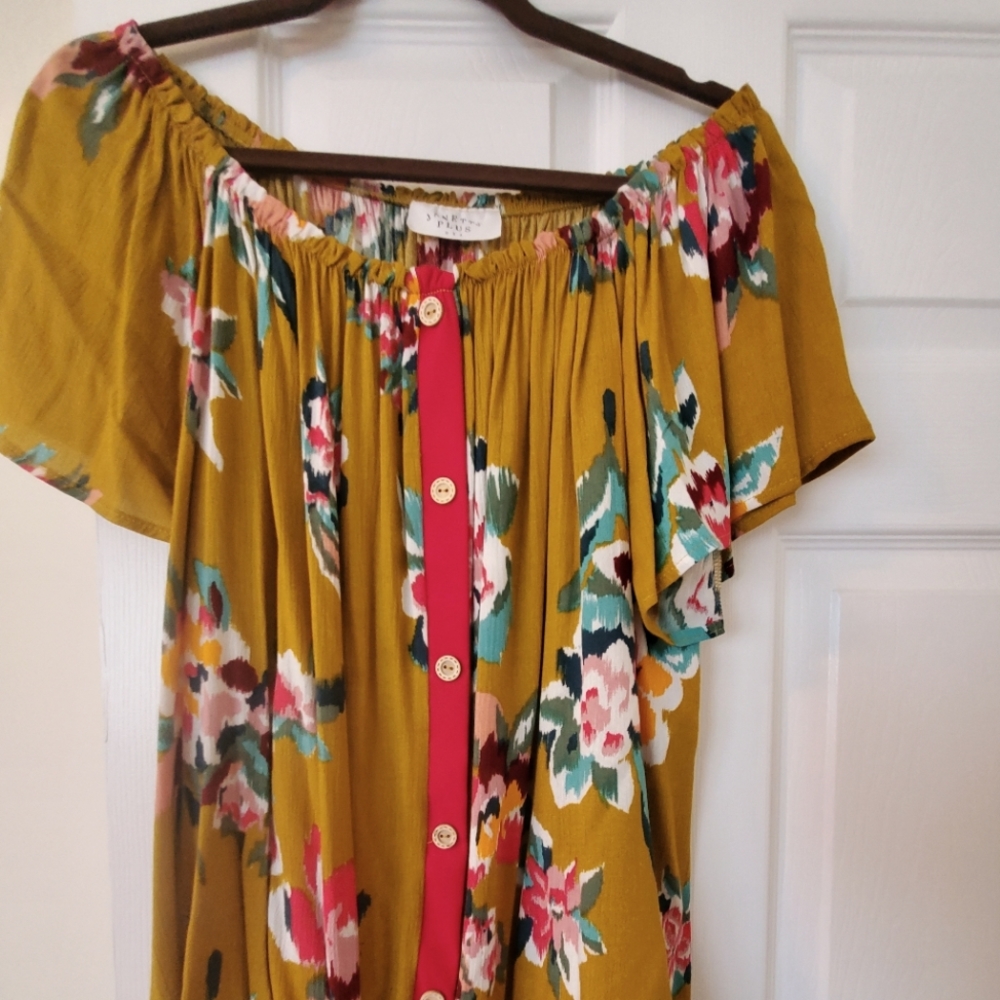 Janette Plus floral top with front tie